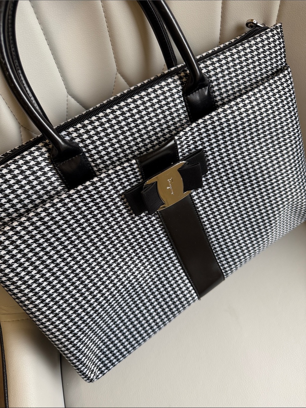 Salvatore Ferragamo Houndstooth Vara Bow Tote / Briefcase Bag 💼